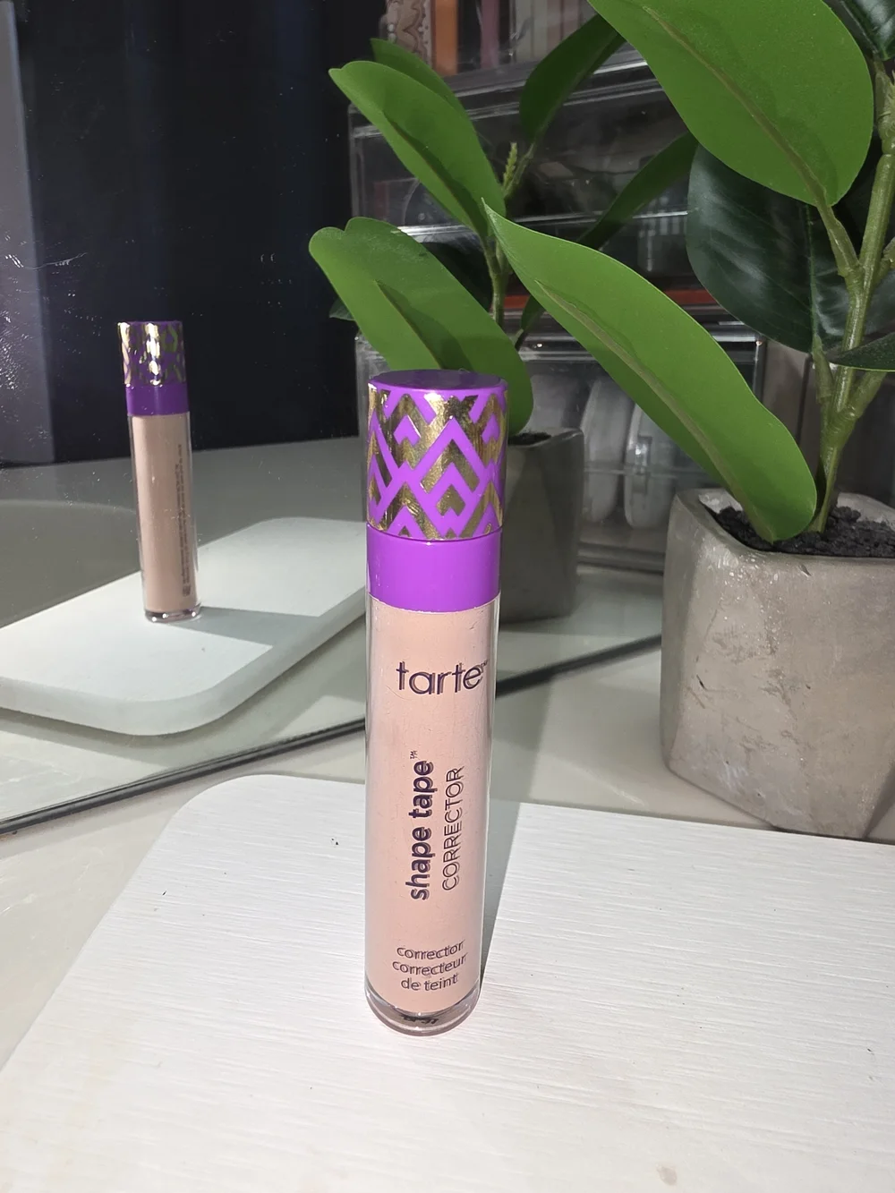 tarte Shape Tape Corrector Concealer - purple & beige packaging